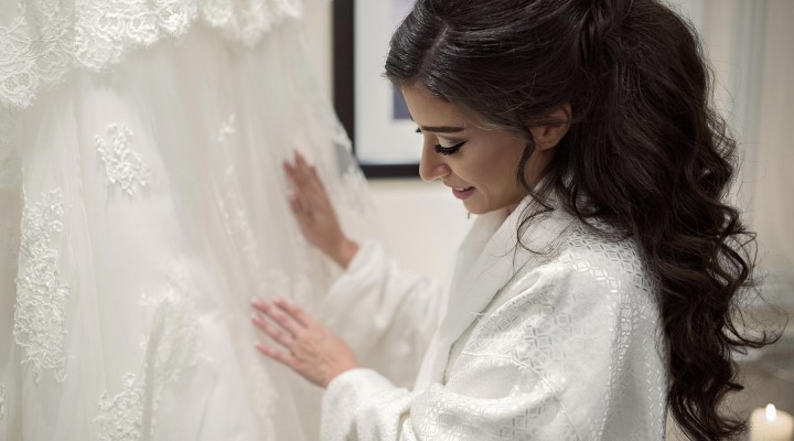 Say ‘I do’ to your wedding dress first